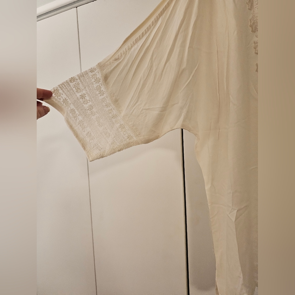 Lulumari Top - Picture 4 of 6